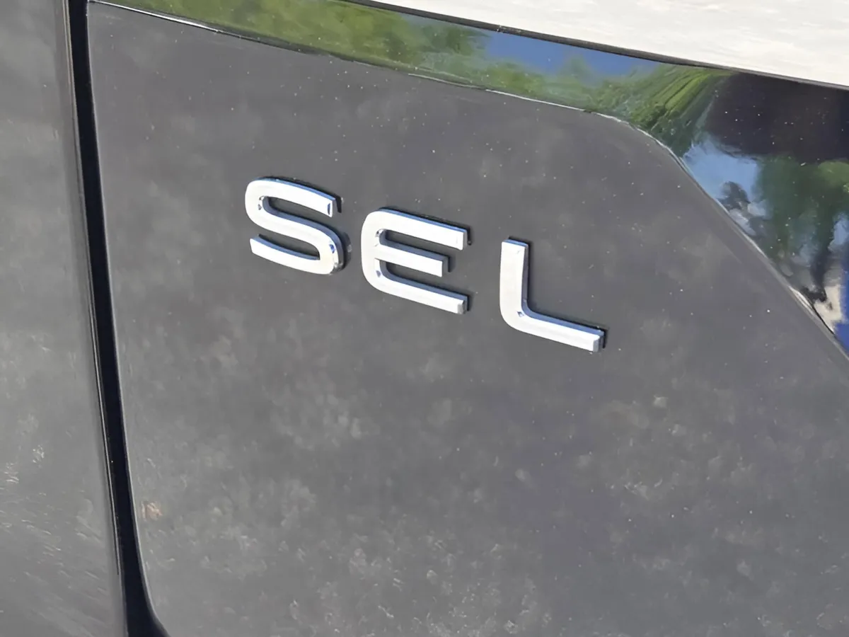 2025 Volkswagen Atlas 2.0T SEL Premium R-Line thumbnail 34