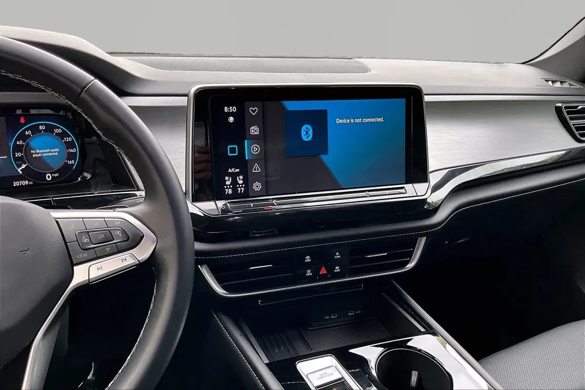 2025 Volkswagen Atlas Cross Sport 2.0T SE w/Technology thumbnail 7