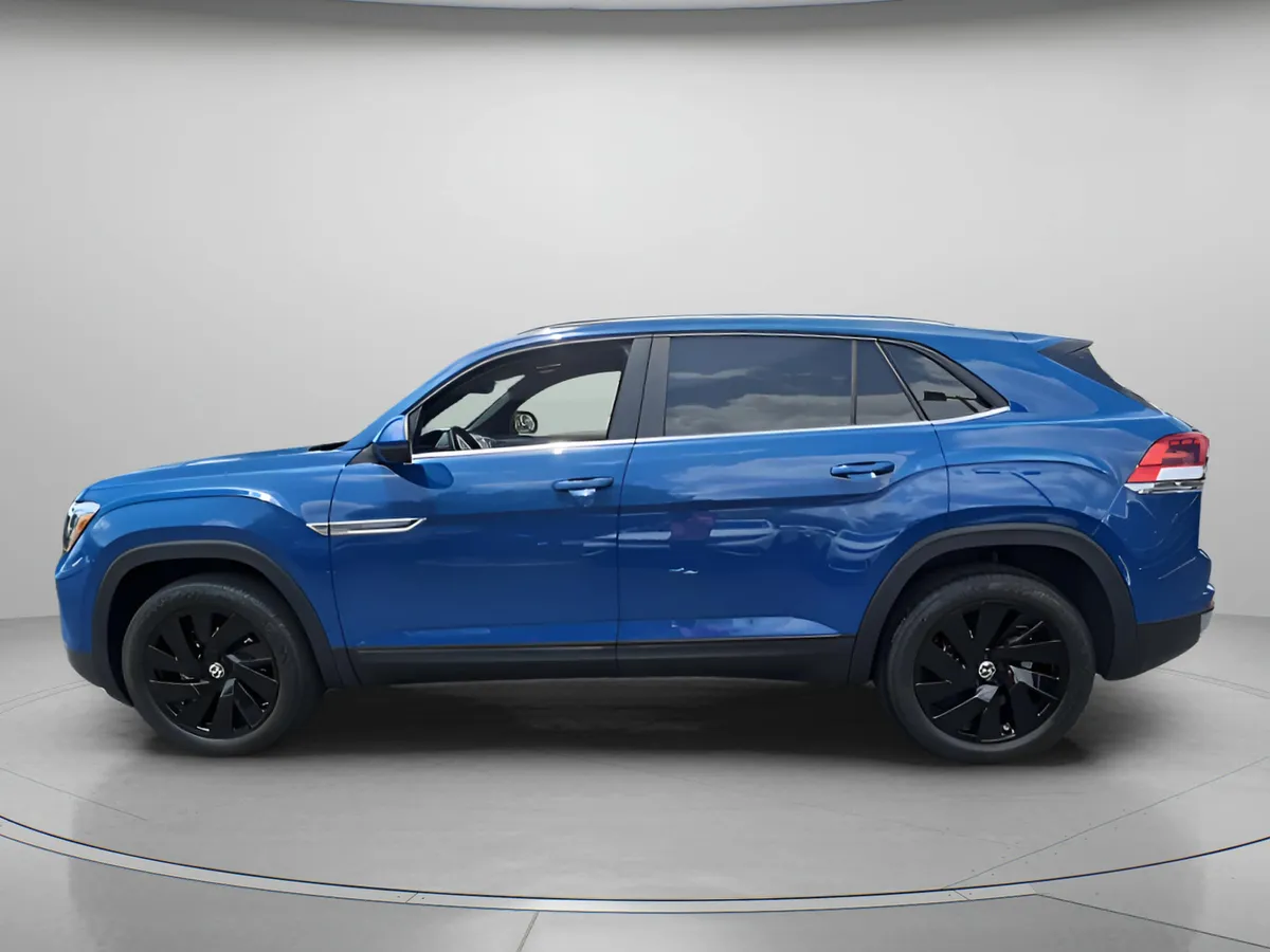 2025 Volkswagen Atlas Cross Sport 2.0T SE w/Technology thumbnail 2