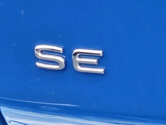 2025 Volkswagen Atlas Cross Sport 2.0T SE w/Technology thumbnail 39