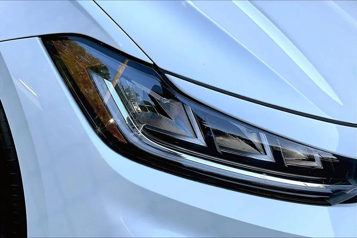 2025 Volkswagen Jetta SE thumbnail 27