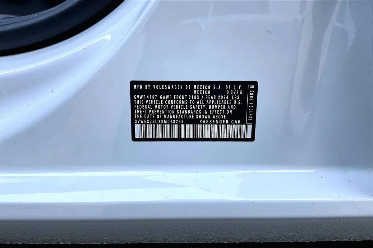 2025 Volkswagen Jetta SE thumbnail 33