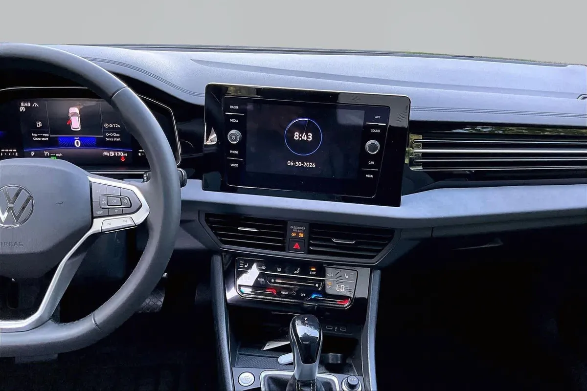 2025 Volkswagen Jetta SE thumbnail 6