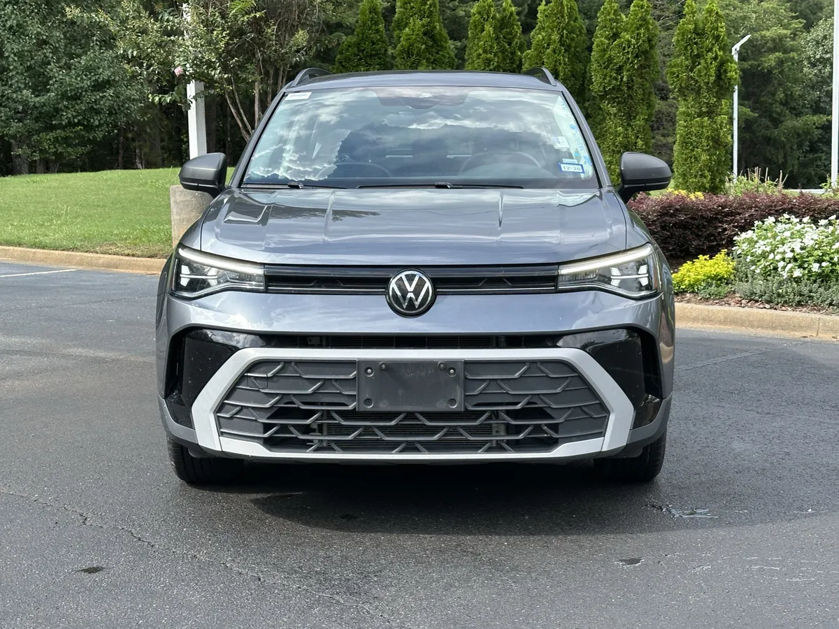 2025 Volkswagen Taos S FWD thumbnail 2