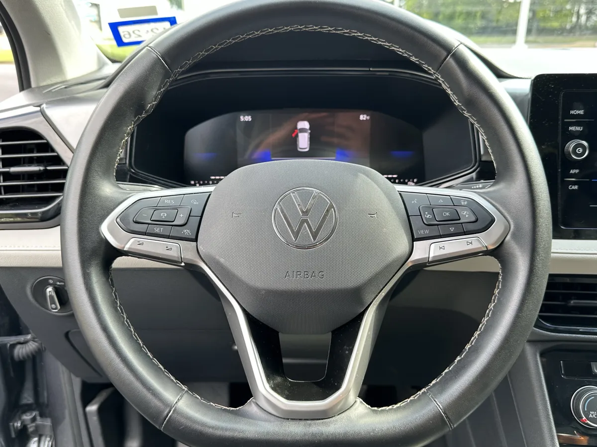 2025 Volkswagen Taos S FWD thumbnail 5