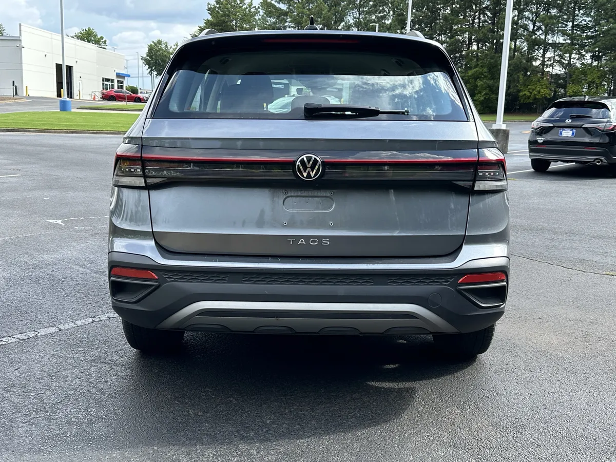 2025 Volkswagen Taos S FWD thumbnail 9