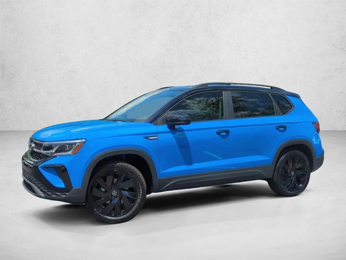 2025 Volkswagen Taos SE Black thumbnail 2