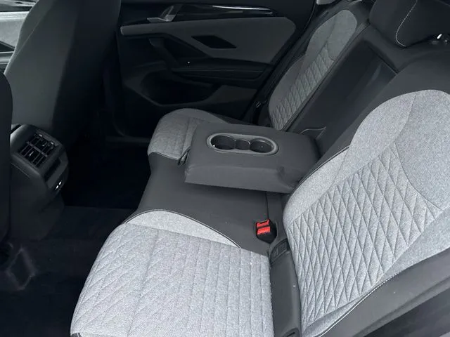 2025 Volkswagen Tiguan 2.0T S thumbnail 15