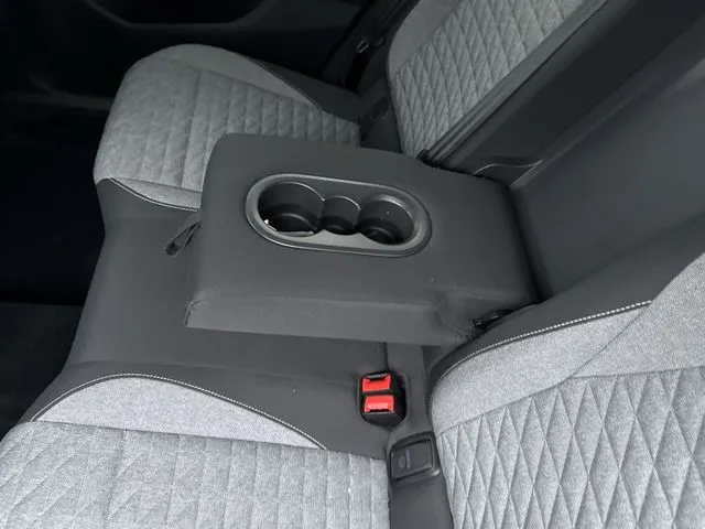 2025 Volkswagen Tiguan 2.0T S thumbnail 16