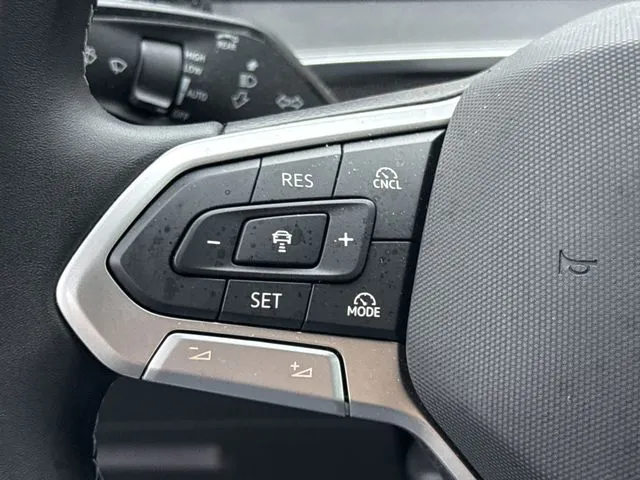 2025 Volkswagen Tiguan 2.0T S thumbnail 19