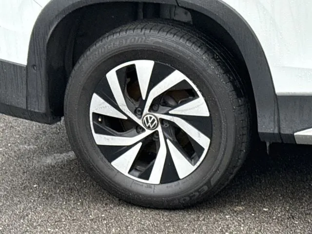 2025 Volkswagen Tiguan 2.0T S thumbnail 6