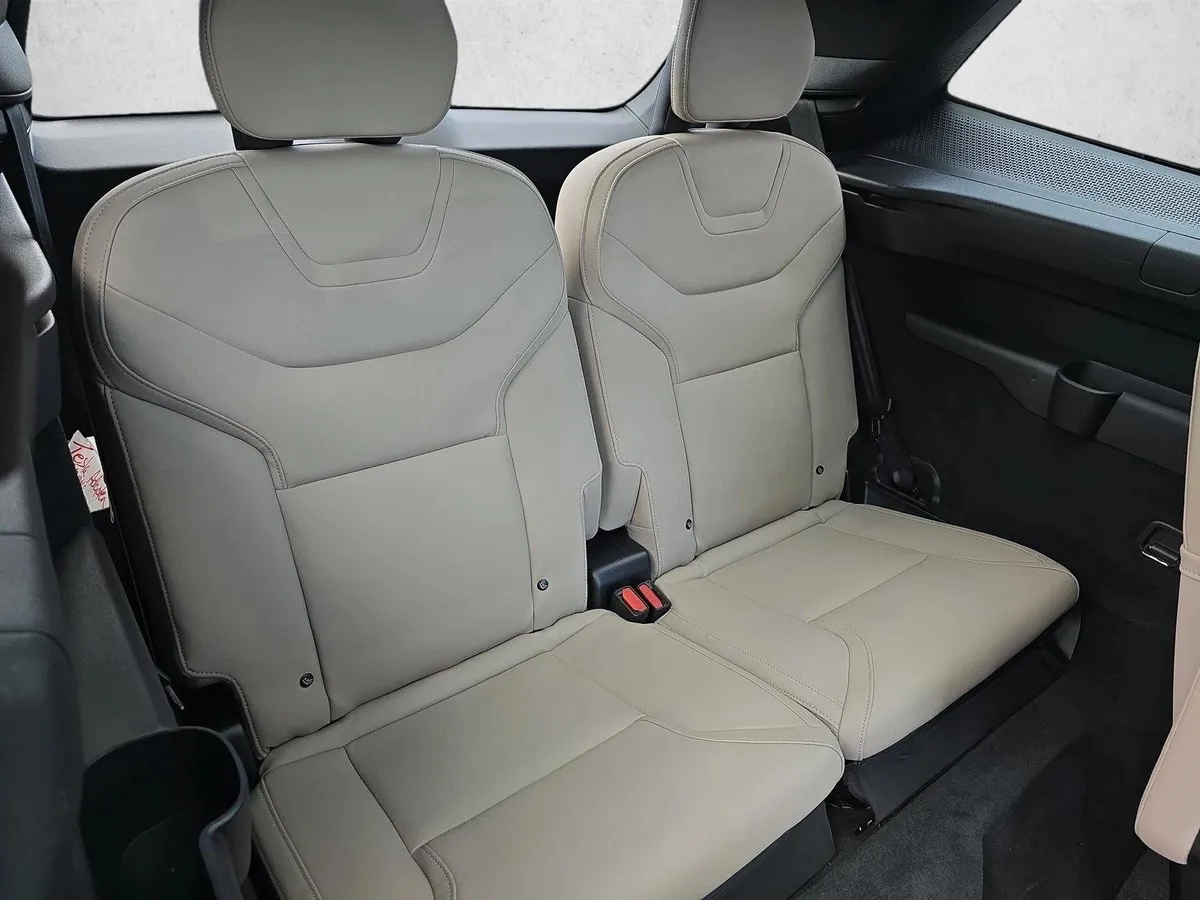 2025 Volvo EX90 Ultra thumbnail 13