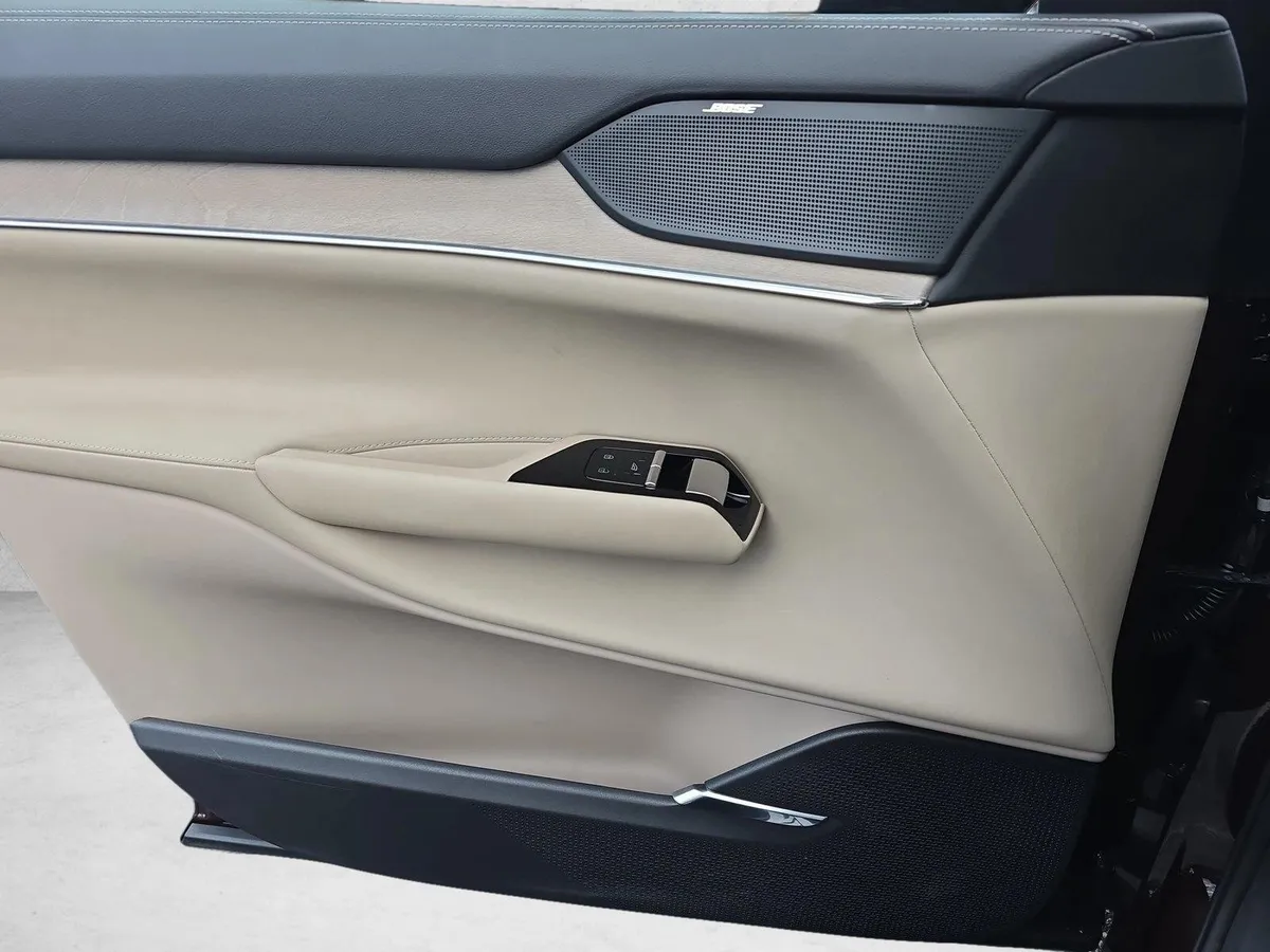 2025 Volvo EX90 Ultra thumbnail 27