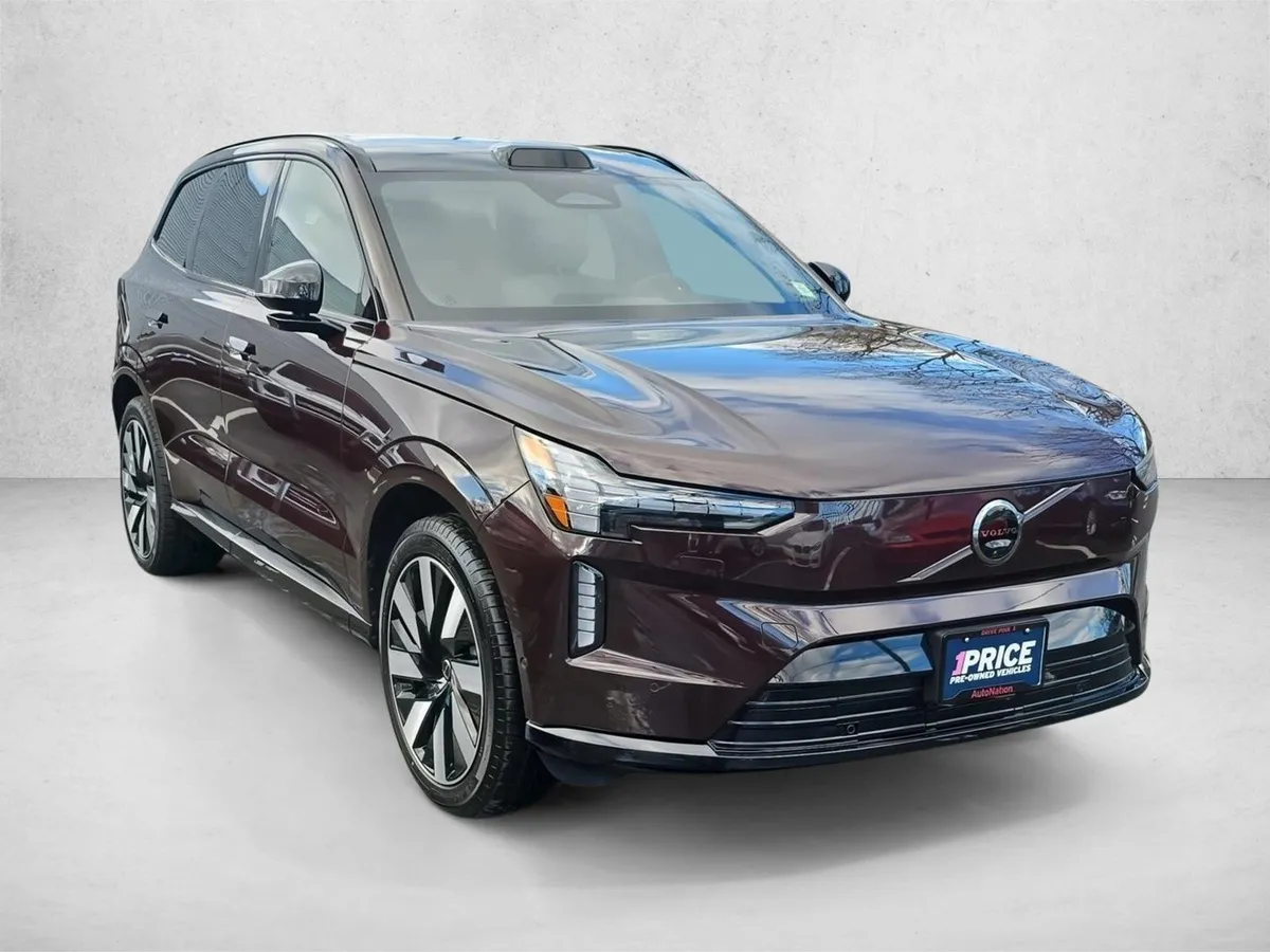 2025 Volvo EX90 Ultra thumbnail 3