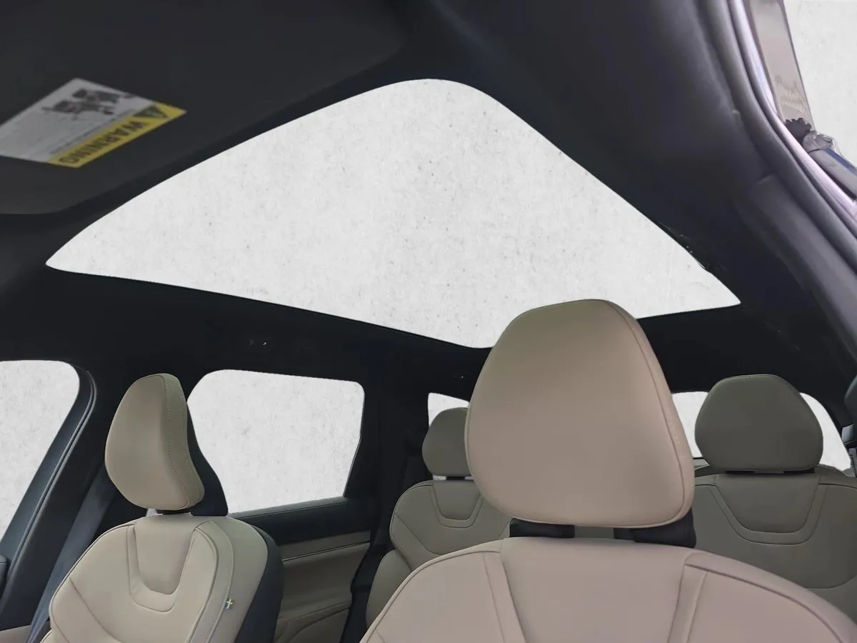 2025 Volvo EX90 Ultra thumbnail 30