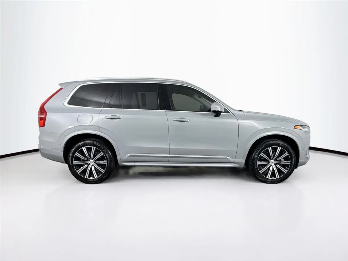 2025 Volvo XC90 Plus thumbnail 11
