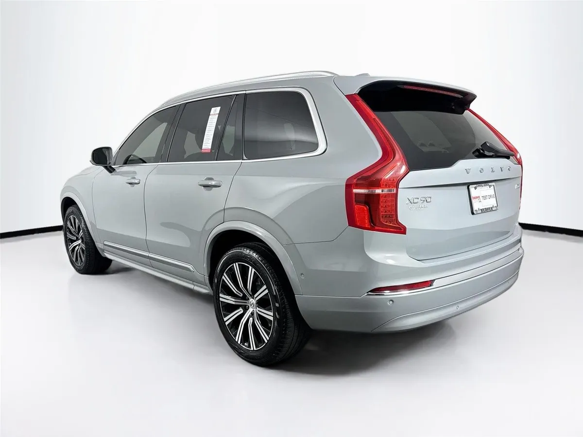 2025 Volvo XC90 Plus thumbnail 13