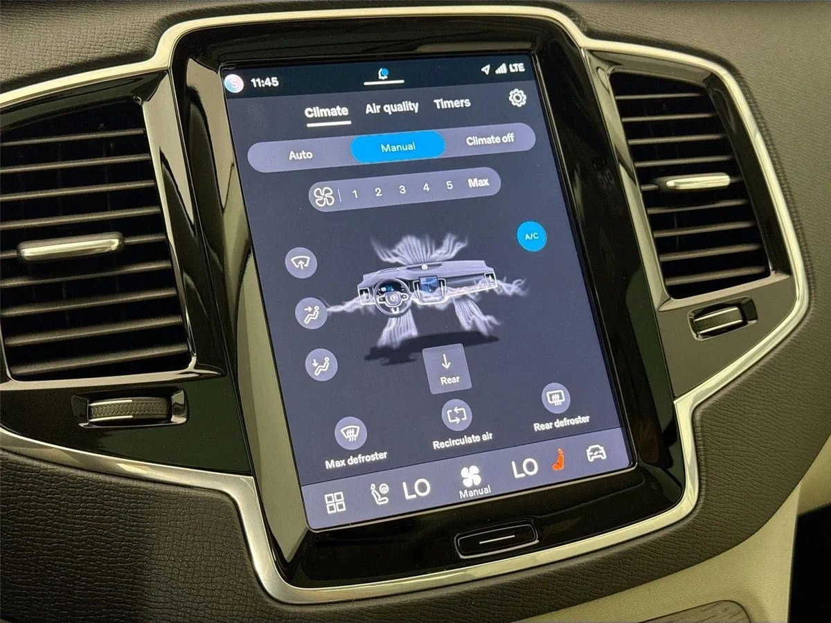 2025 Volvo XC90 Plus thumbnail 26