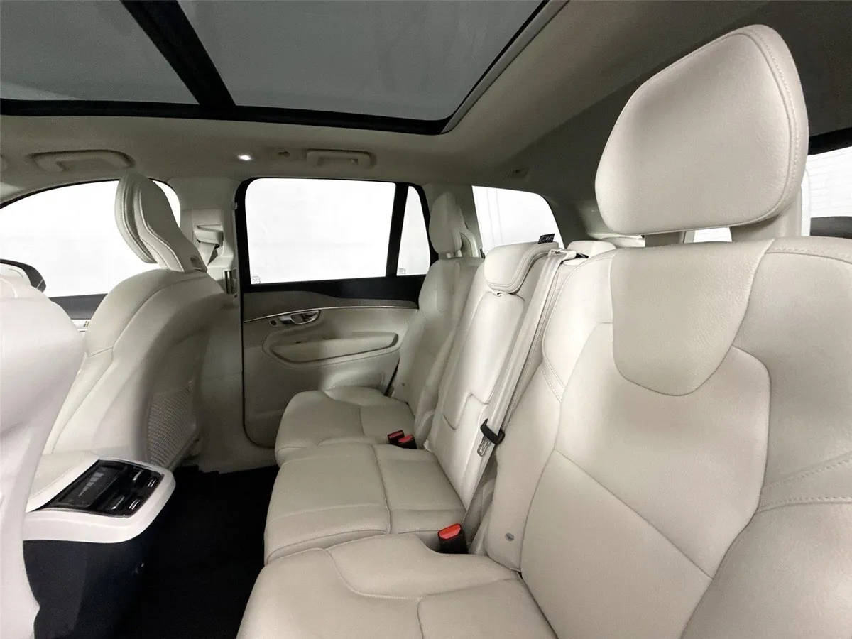 2025 Volvo XC90 Plus thumbnail 31