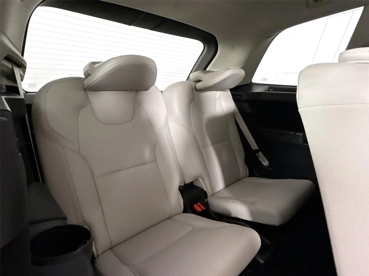 2025 Volvo XC90 Plus thumbnail 41