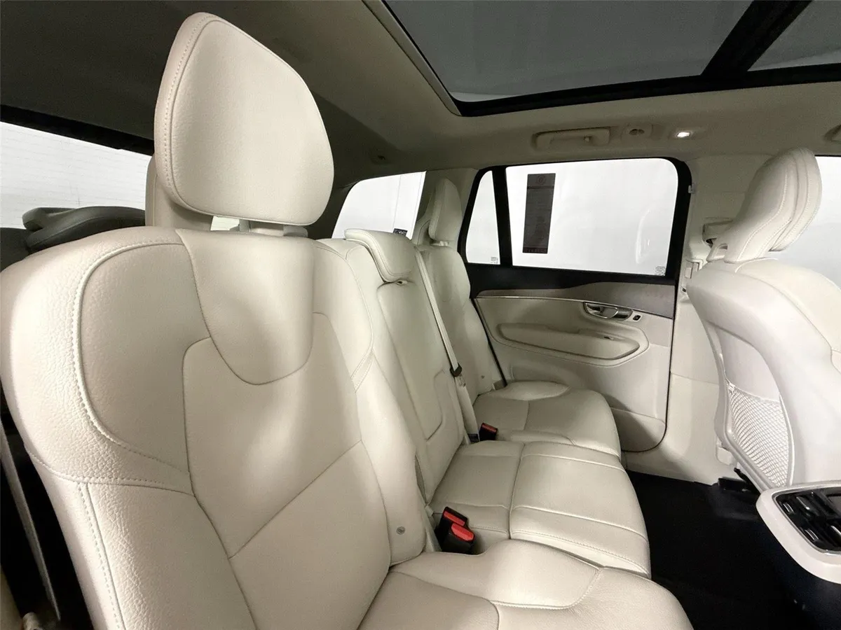 2025 Volvo XC90 Plus thumbnail 42