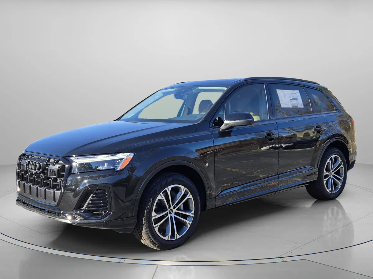 2026 Audi Q7 Premium thumbnail 2