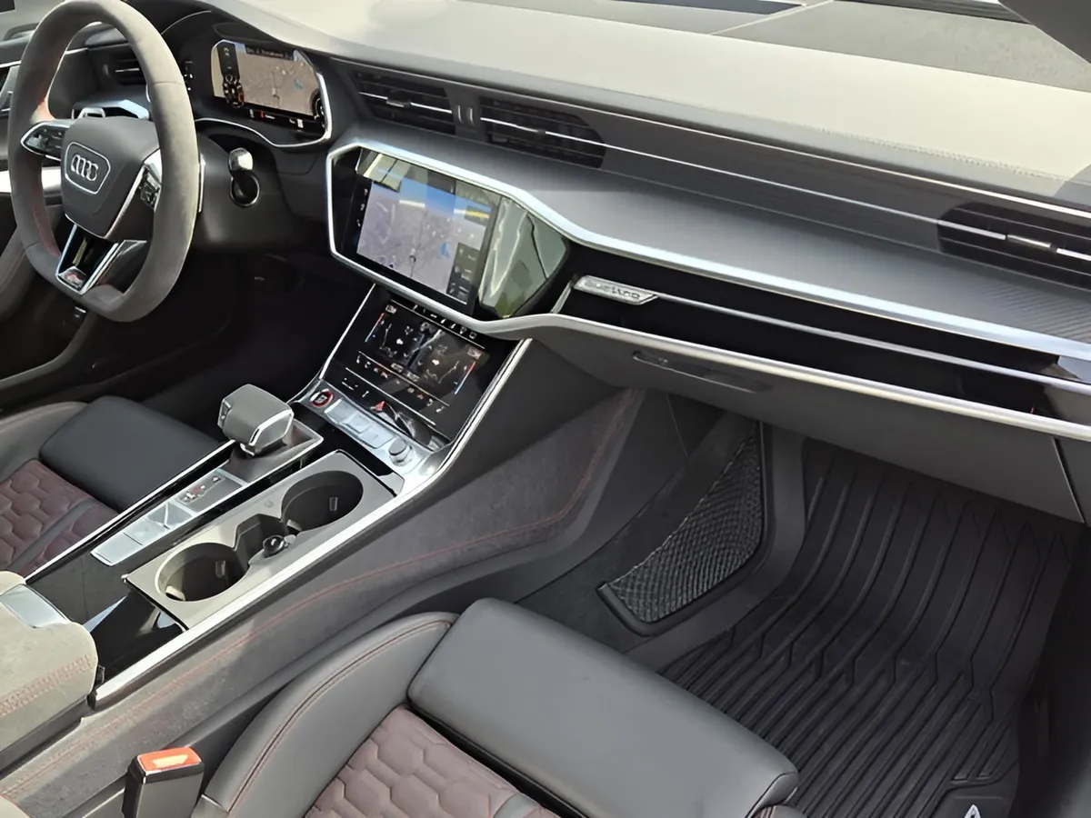 2026 Audi RS 7 4.0T performance thumbnail 2