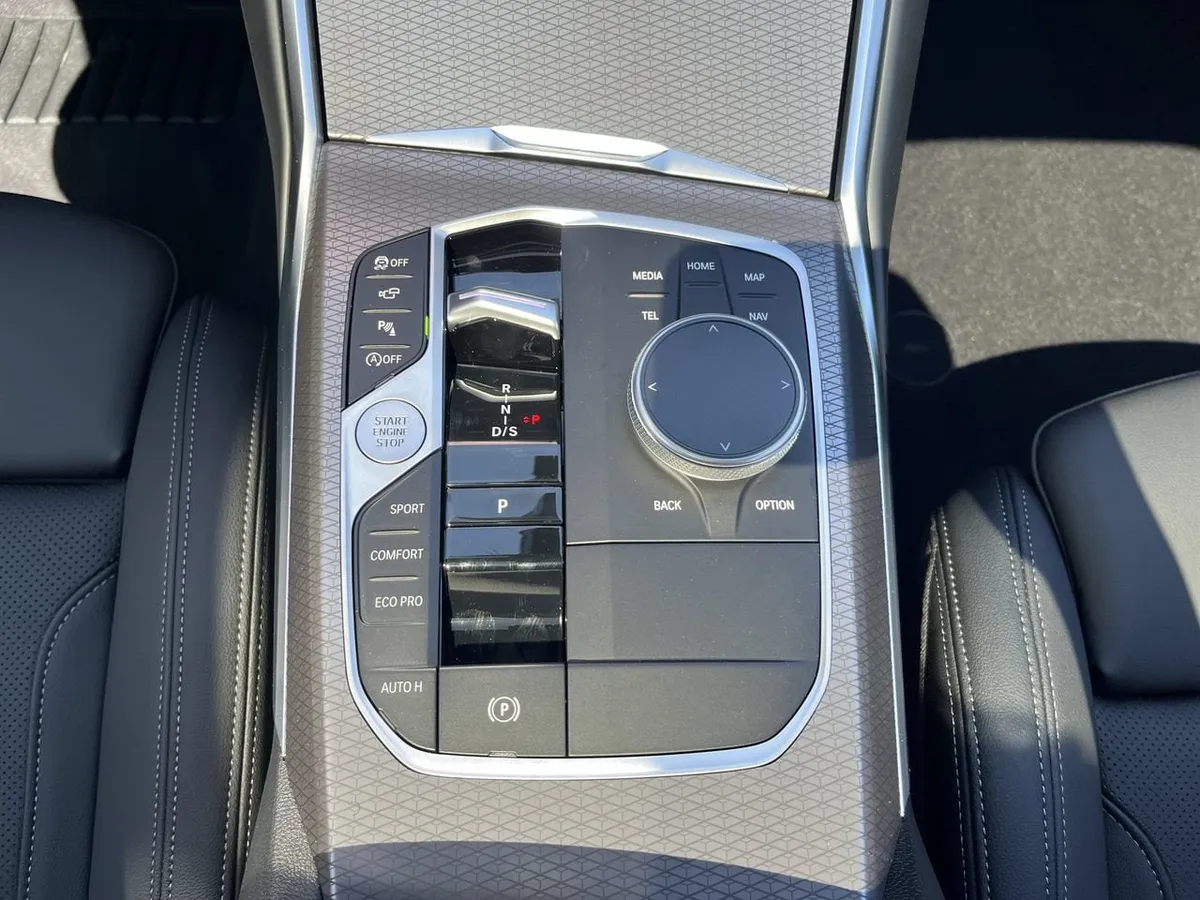 2026 BMW 330i thumbnail 25