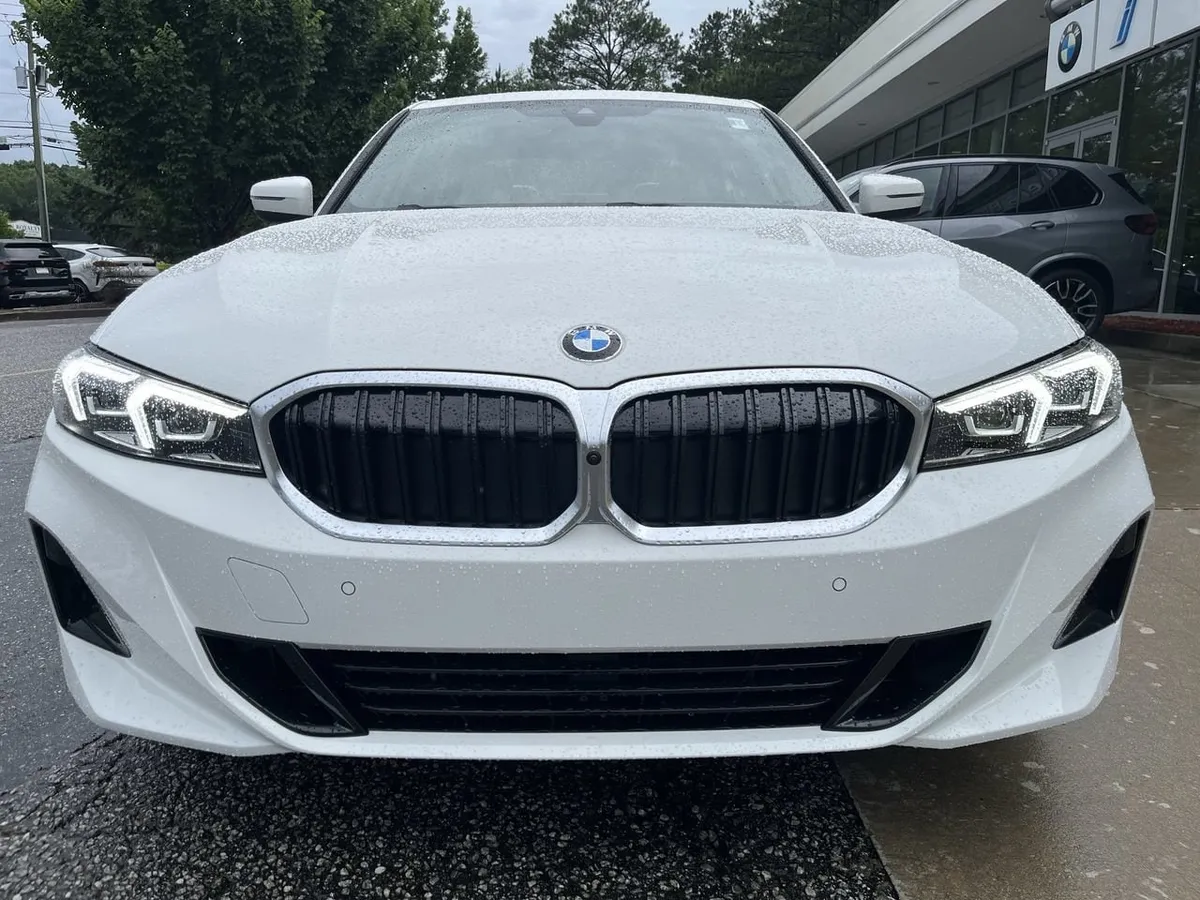 2026 BMW 330i thumbnail 10