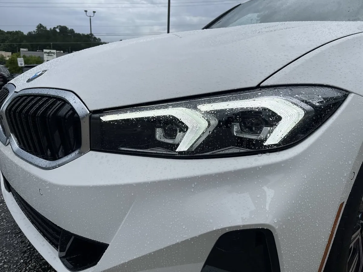 2026 BMW 330i thumbnail 11