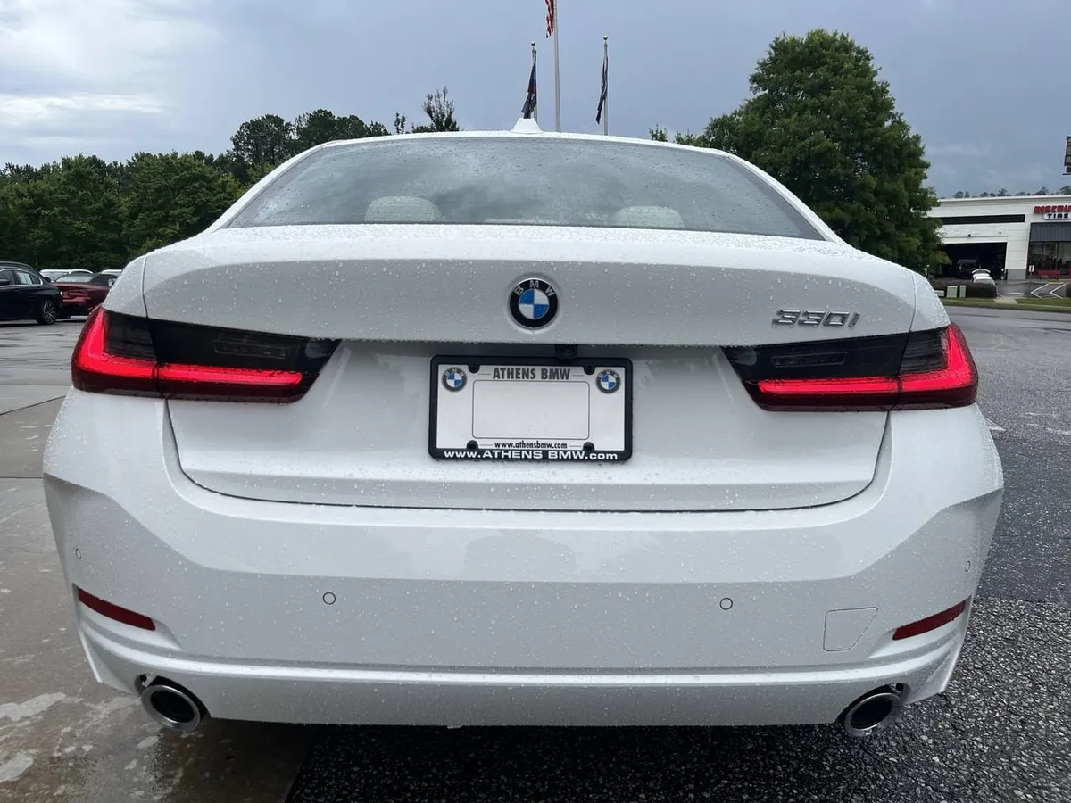 2026 BMW 330i thumbnail 12