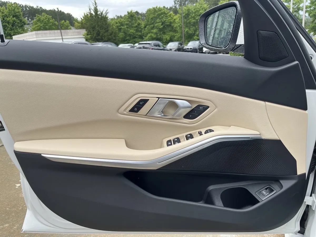 2026 BMW 330i thumbnail 16