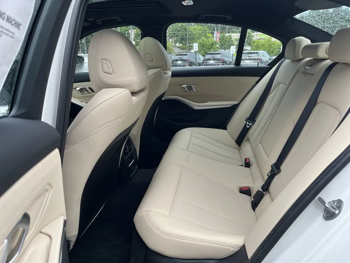 2026 BMW 330i thumbnail 28