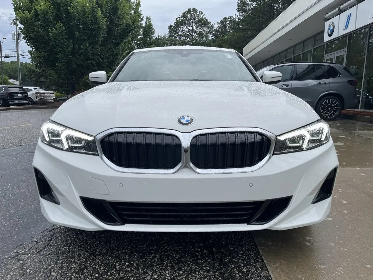2026 BMW 330i thumbnail 3