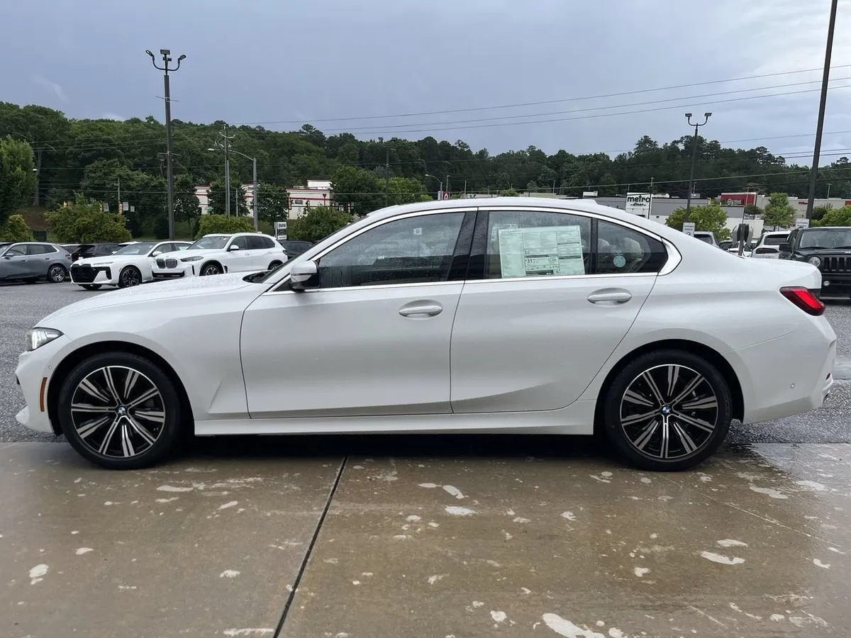 2026 BMW 330i thumbnail 5