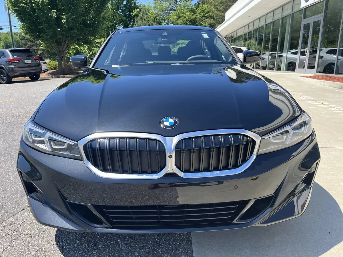 2026 BMW 330i xDrive thumbnail 10