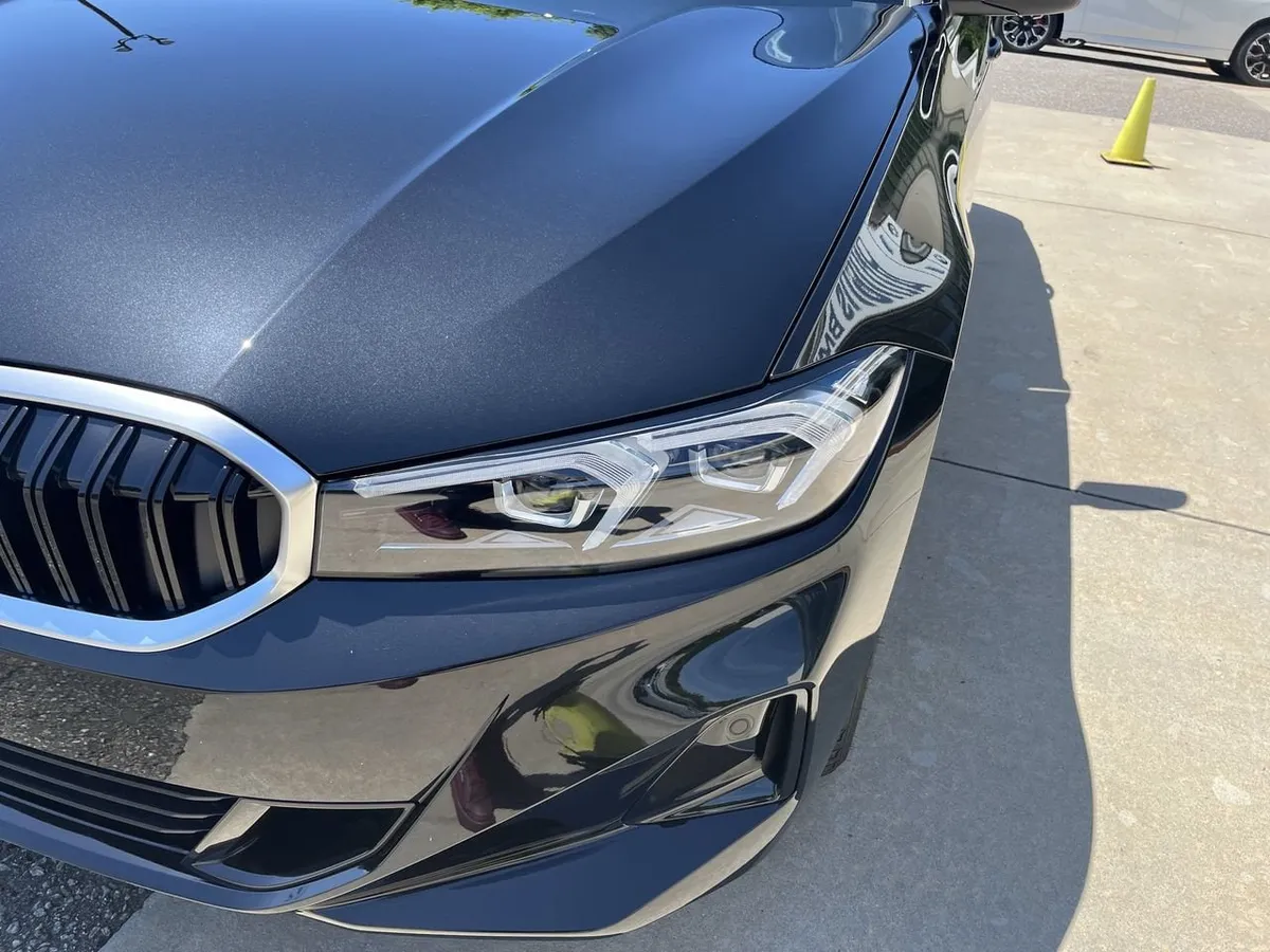 2026 BMW 330i xDrive thumbnail 11