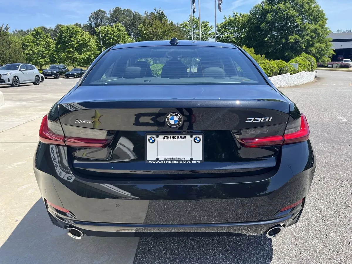 2026 BMW 330i xDrive thumbnail 12