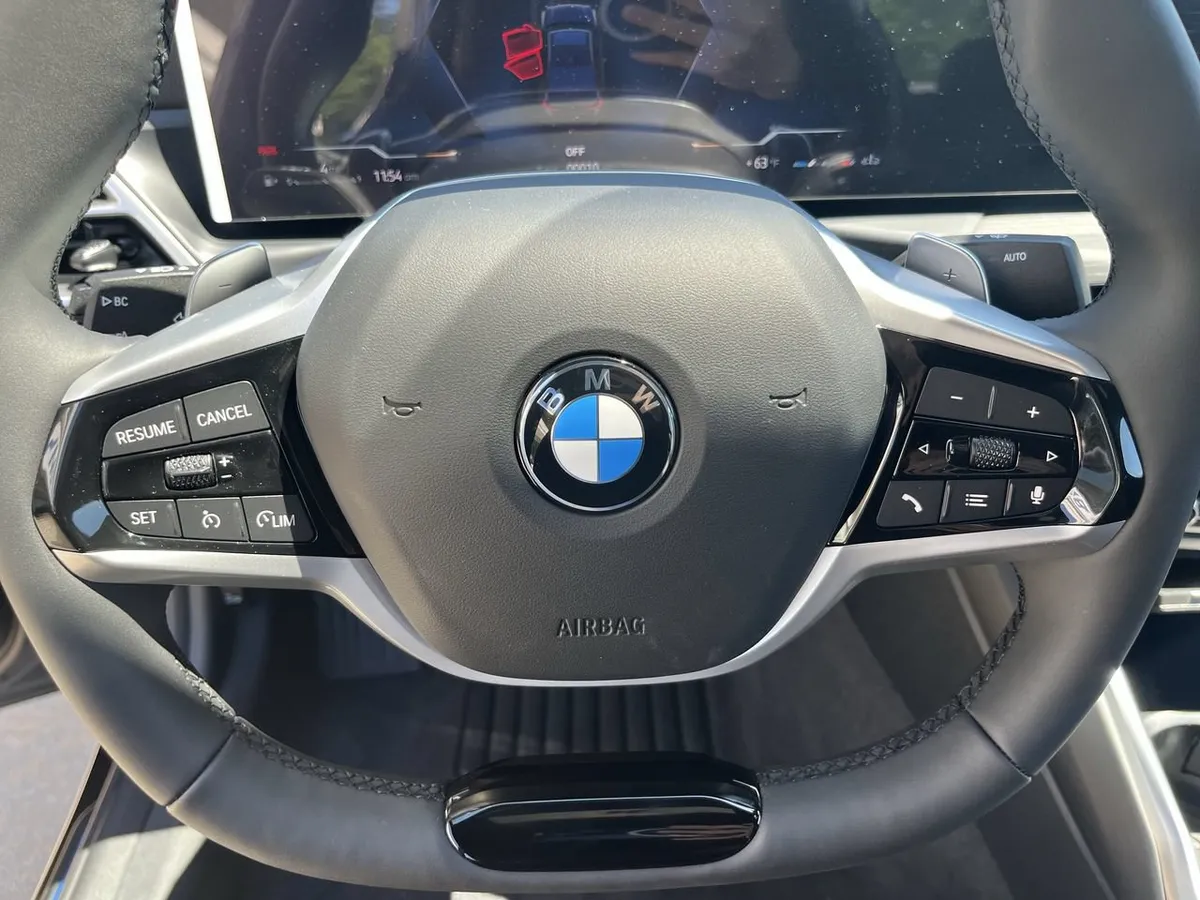 2026 BMW 330i xDrive thumbnail 19