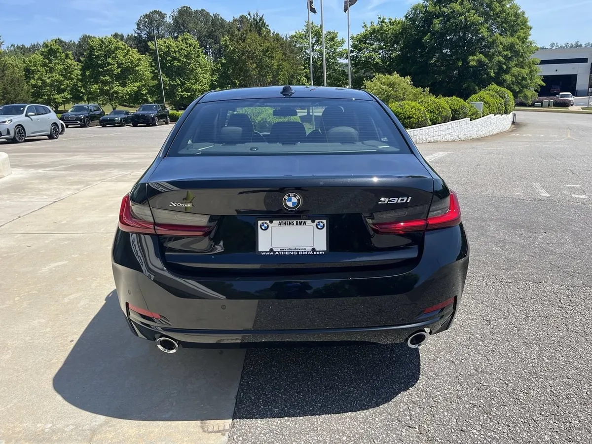2026 BMW 330i xDrive thumbnail 7