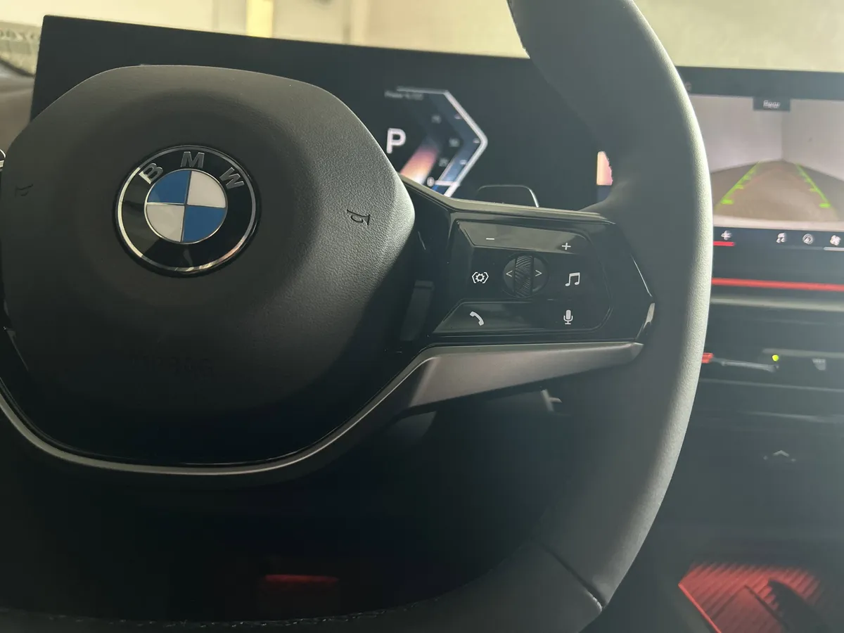 2026 BMW 5 Series 530i thumbnail 18