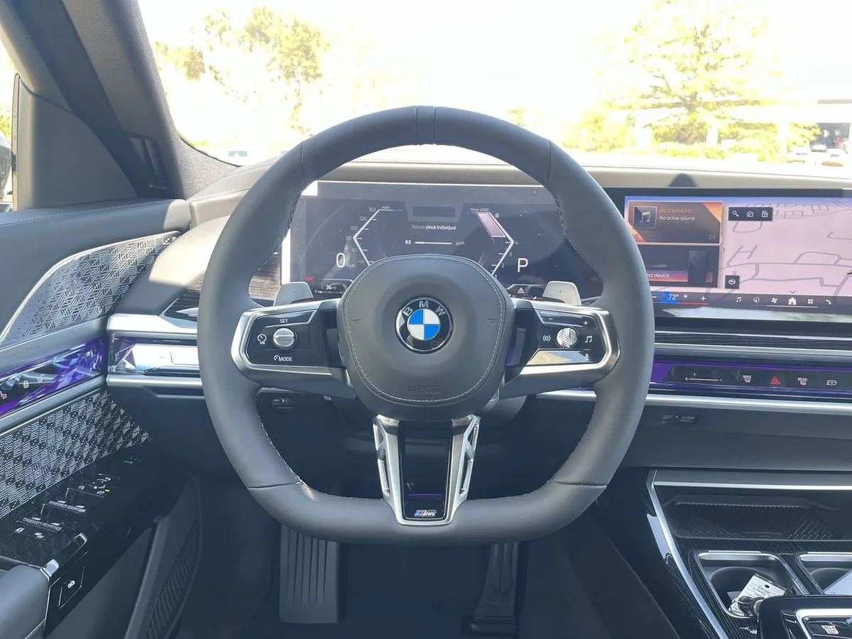 2026 BMW 760i xDrive thumbnail 18