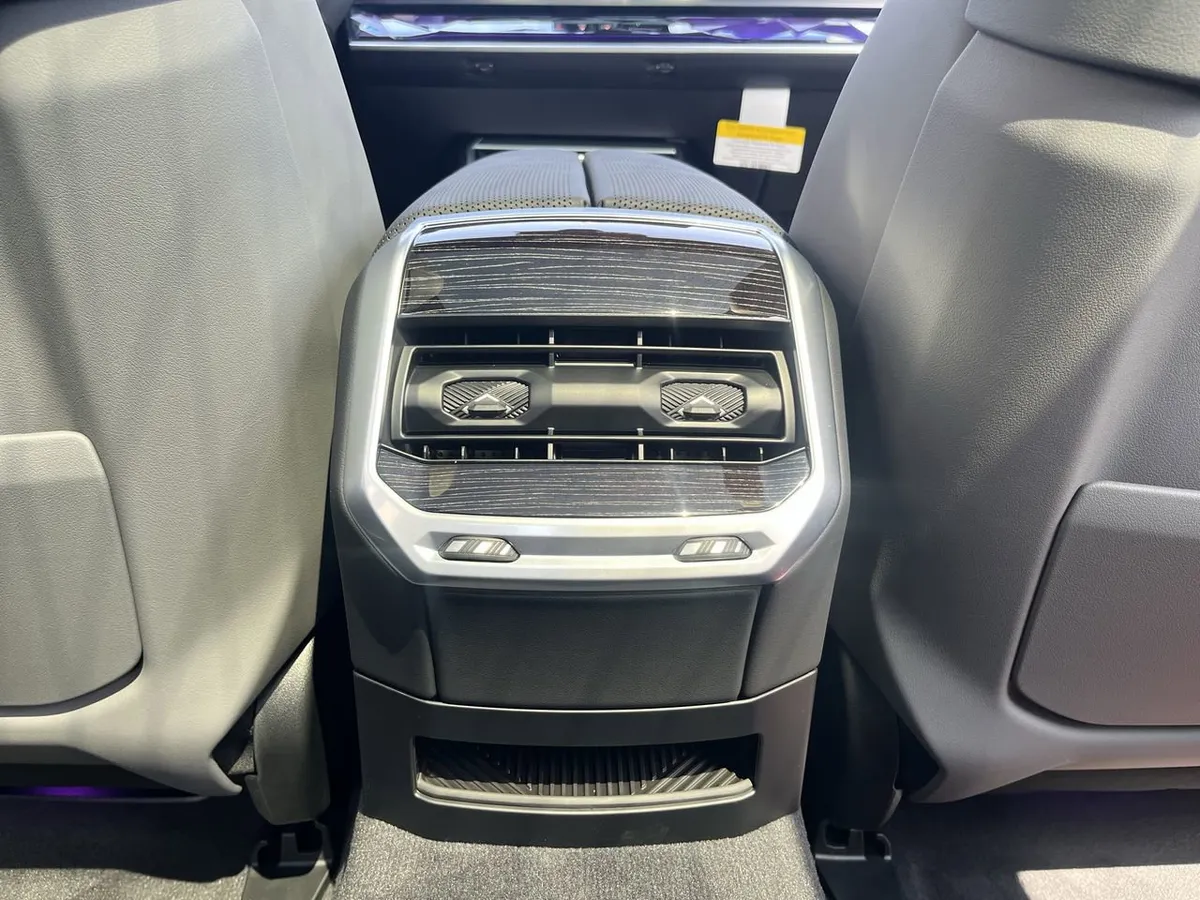 2026 BMW 760i xDrive thumbnail 28