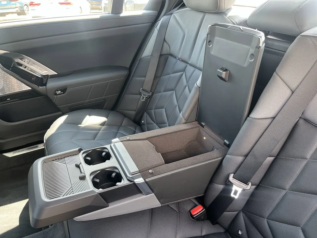 2026 BMW 760i xDrive thumbnail 30