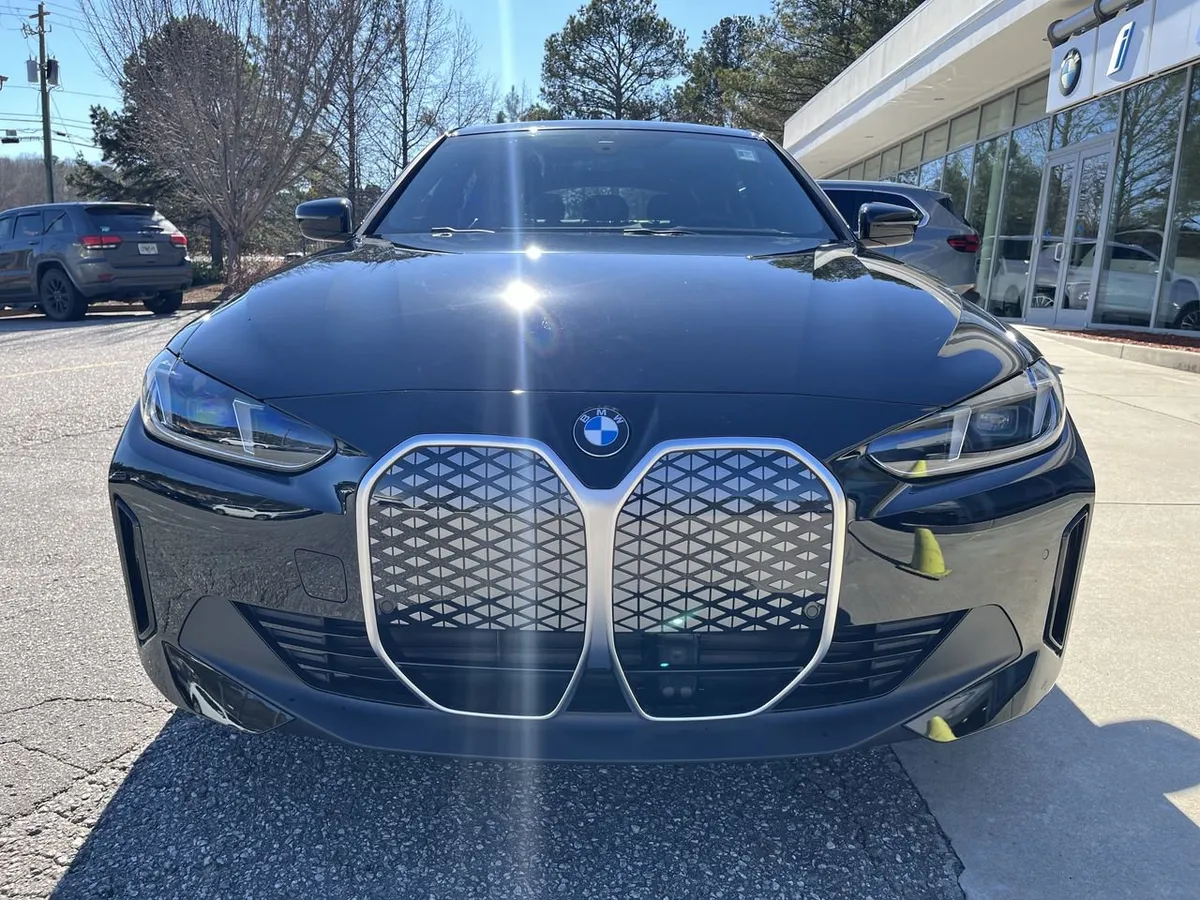 2026 BMW i4 eDrive40 thumbnail 10