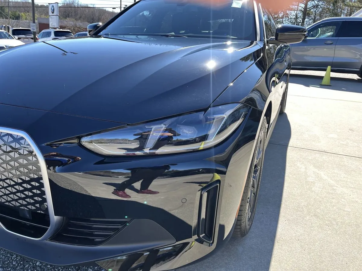 2026 BMW i4 eDrive40 thumbnail 11