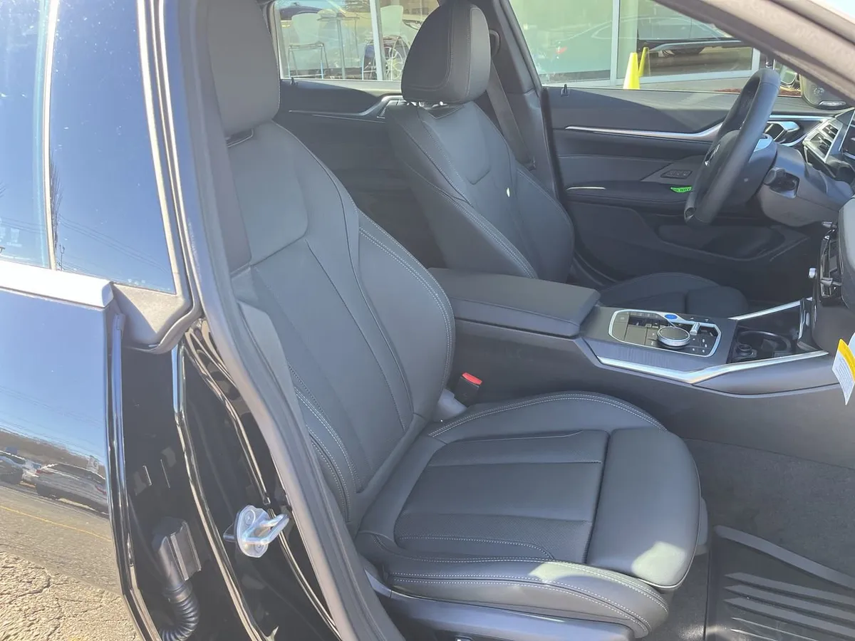 2026 BMW i4 eDrive40 thumbnail 36