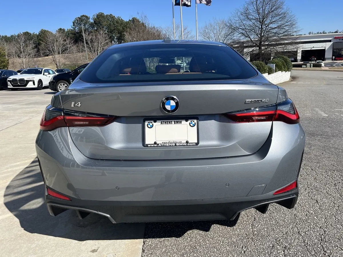2026 BMW i4 eDrive40 thumbnail 12