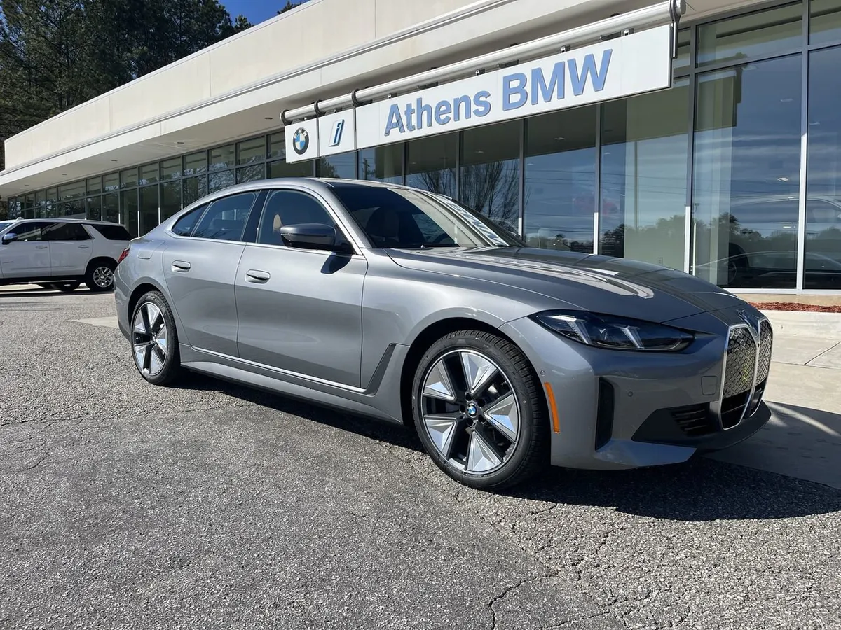 2026 BMW i4 eDrive40 thumbnail 2