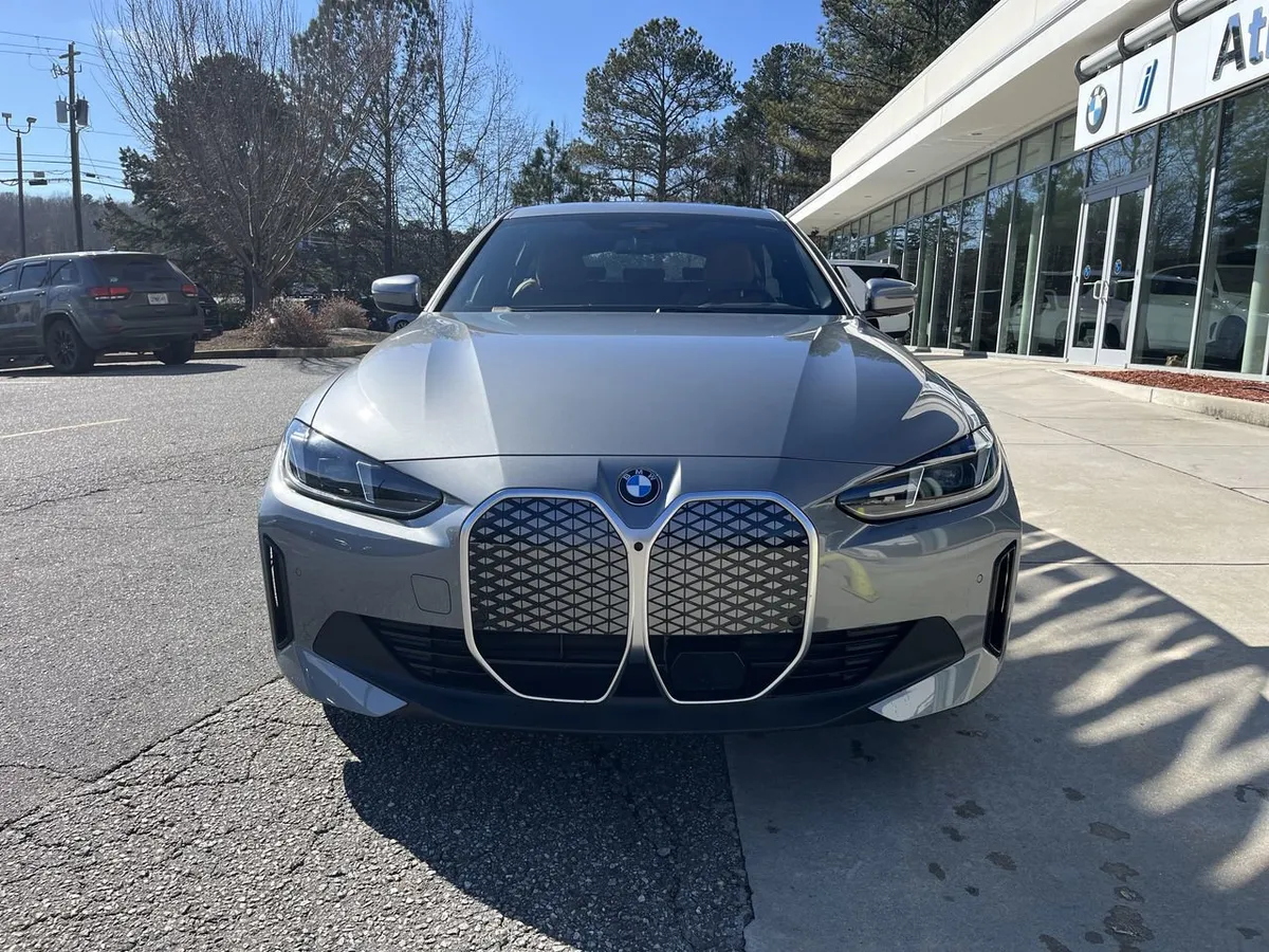 2026 BMW i4 eDrive40 thumbnail 3